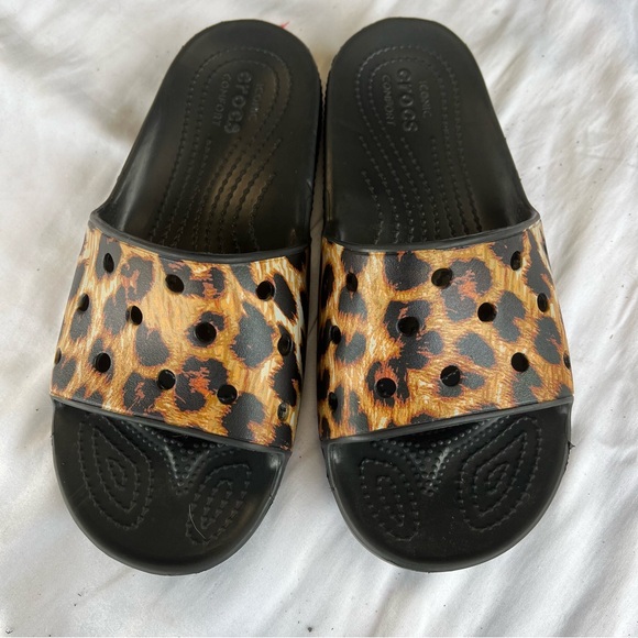 NWB 7 CROCS LEOPARD SLIDES BLACK SOLE - Picture 1 of 5